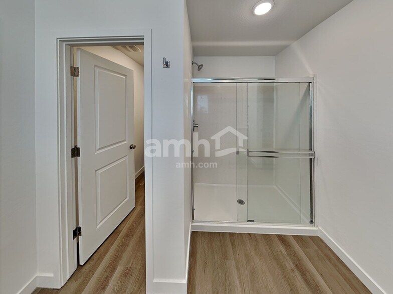 Building Photo - 25550 N 185th Ave