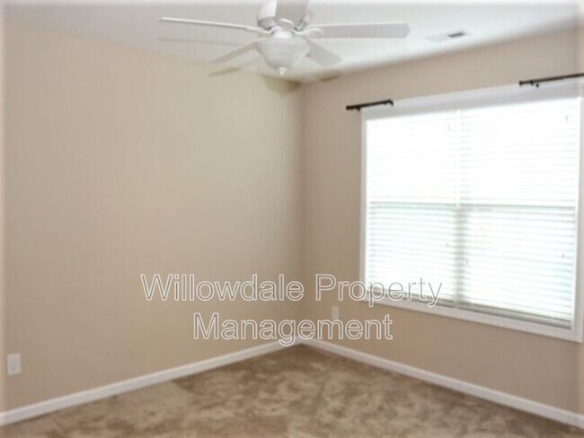 Building Photo - 717 Minerva Dale Dr