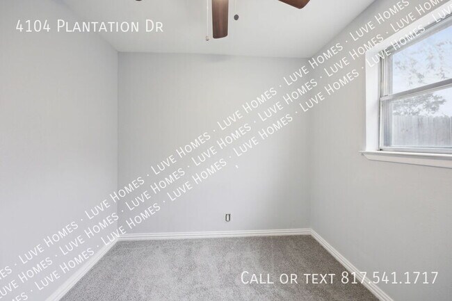 Building Photo - 4104 Plantation Dr