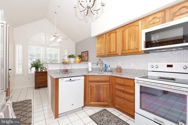 Building Photo - 455 Fortress Way