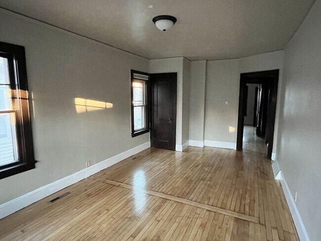 Building Photo - 2640 N 53rd Street - 2 Bedroom House