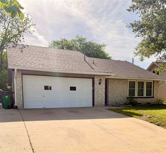 Building Photo - 514 Blackberry Dr