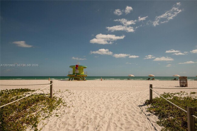 Building Photo - 5757 Collins Ave