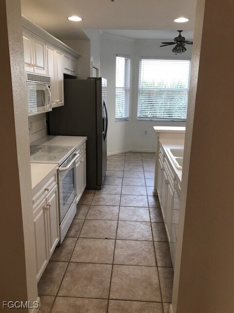 Building Photo - 8450 Kingbird Loop