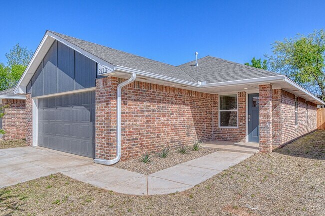 Building Photo - 2713 Clifton Ter