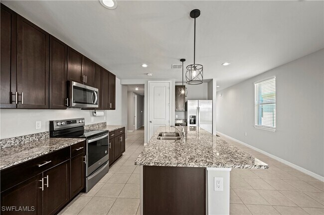 Building Photo - 43744 Cattleman Dr