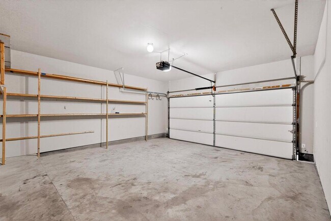 Building Photo - 1620 Bryant Dr