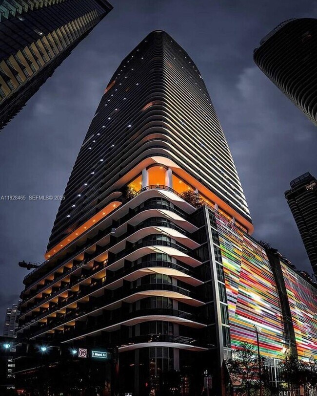 Building Photo - 801 S Miami Ave