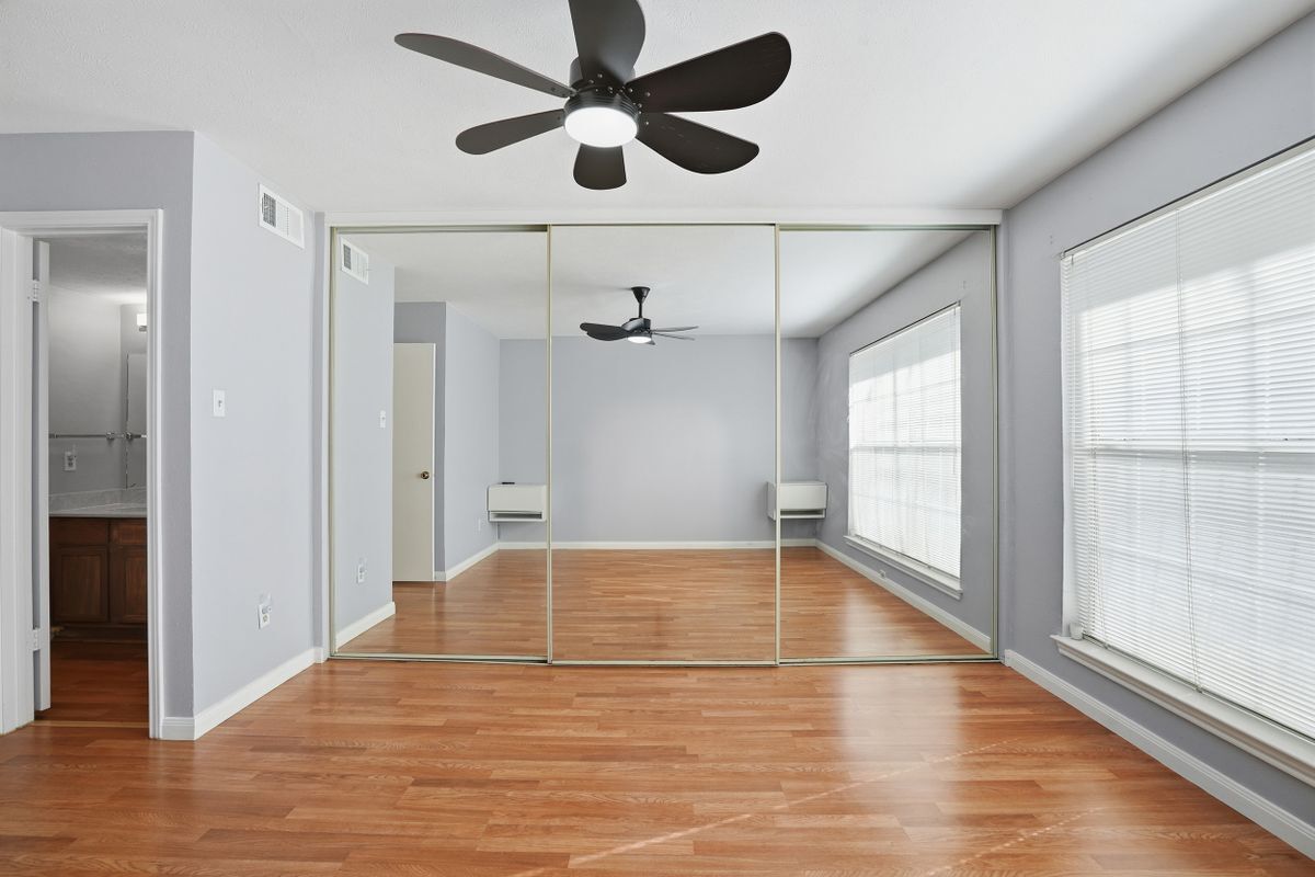 Building Photo - 2535 Wedglea Dr