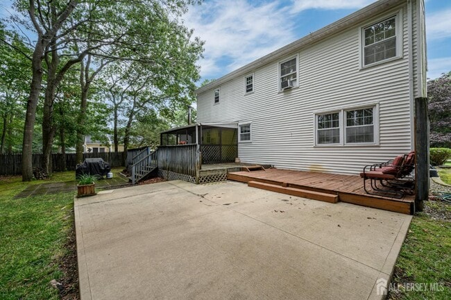 Building Photo - 64 1st St