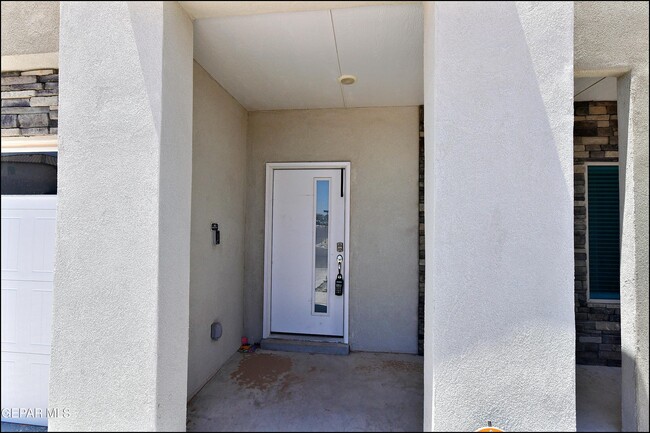 Building Photo - 541 Paseo Modesto Dr