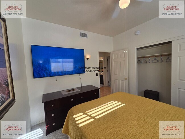 Building Photo - NE off Wrightstown & Pantano 3/2 with pool, patio and loads of upgrades