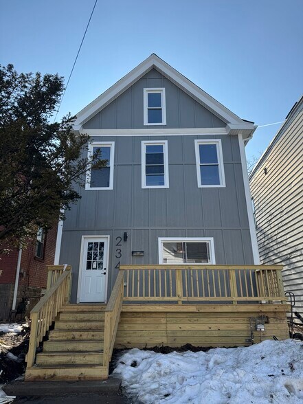 Building Photo - 234 E 16th Ave