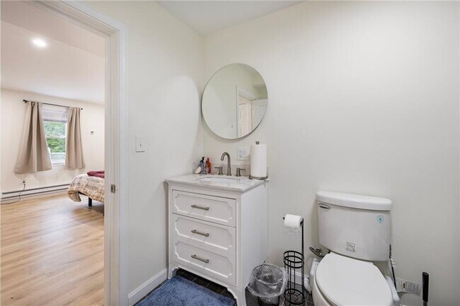 Building Photo - 61 School St