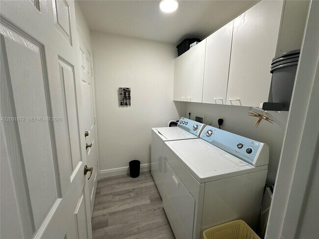 Building Photo - 22040 Altona Dr