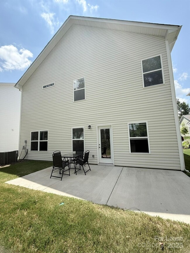Building Photo - 6135 Moonview Ct