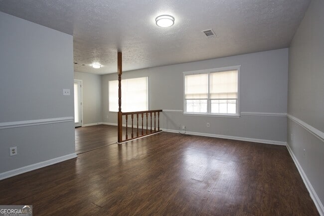 Building Photo - 3252 Inez Dr