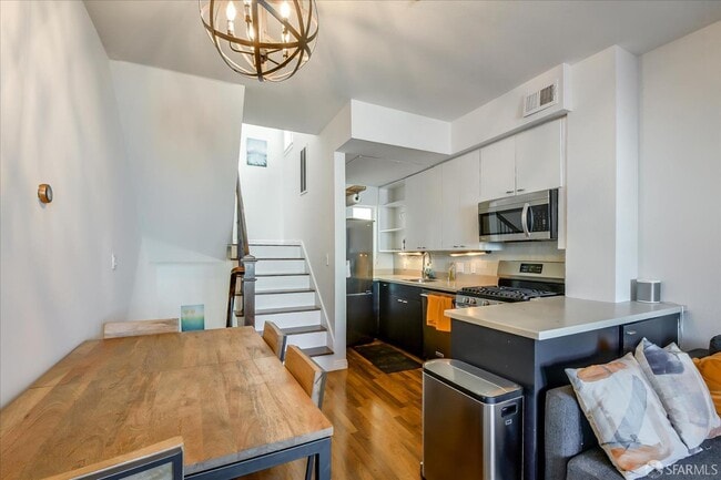 Building Photo - 144 Langton St