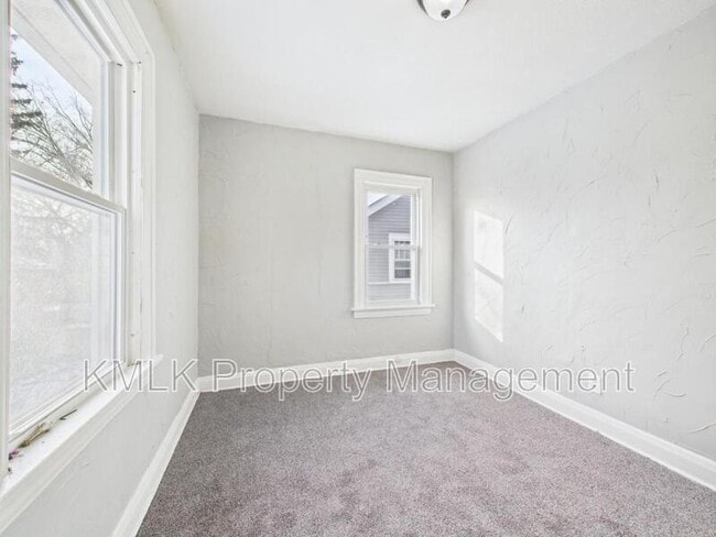 Building Photo - 918 Peckham St