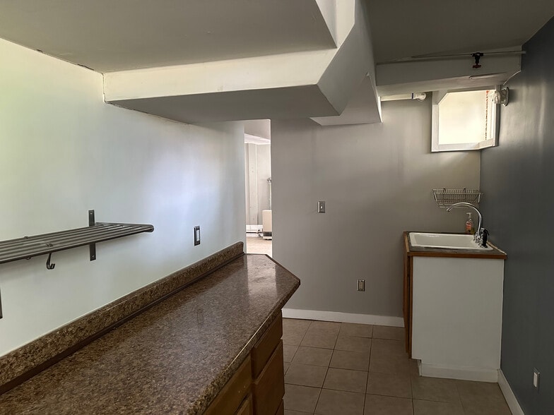 Building Photo - 289 S Winooski Ave