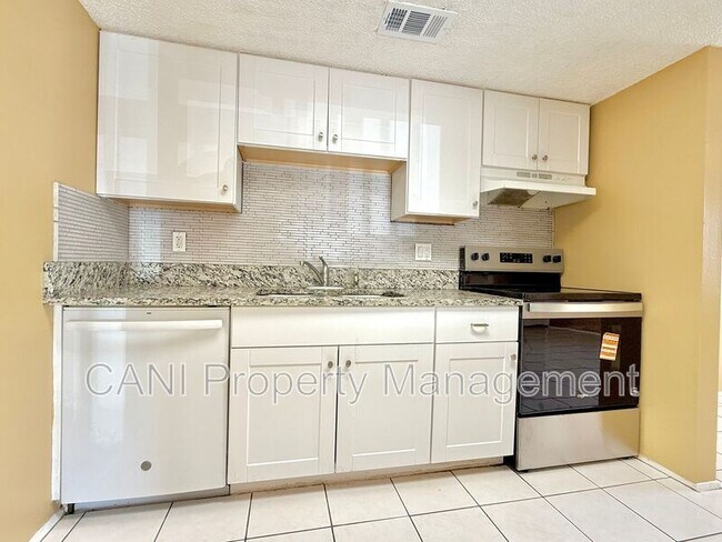 Building Photo - 124 Loblolly Ct