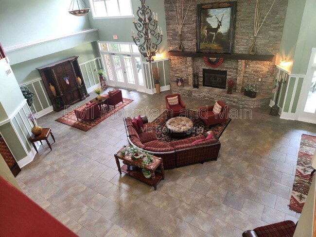 Building Photo - 9 Kenilworth Knolls