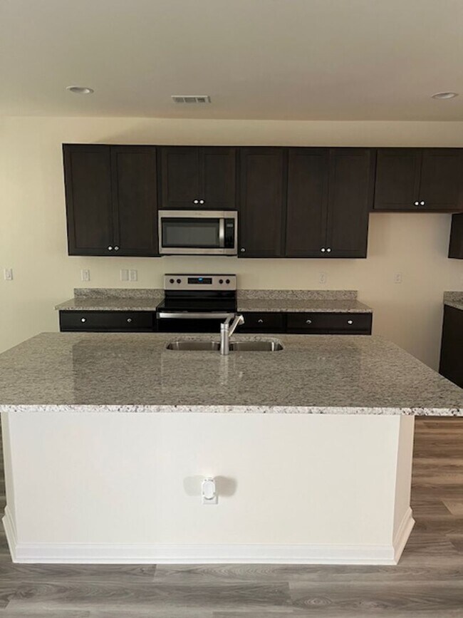 Building Photo - 429 Beecher Dr