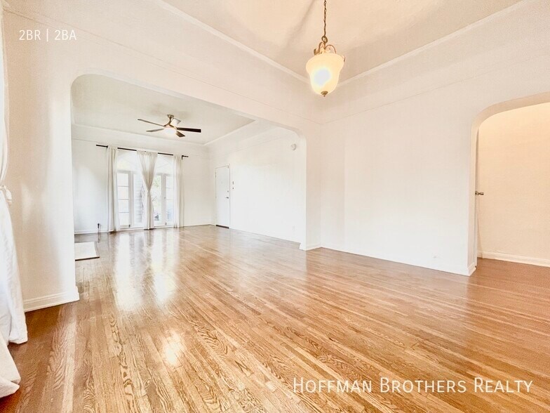 Building Photo - 1306 1/2 S Cloverdale Ave