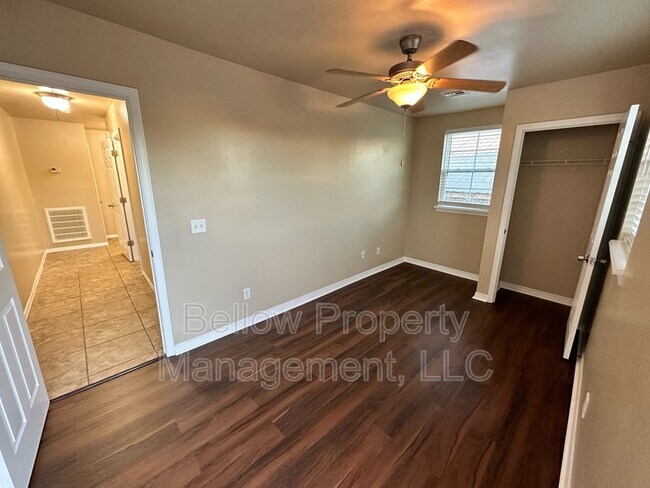 Building Photo - 4811 Thrush St