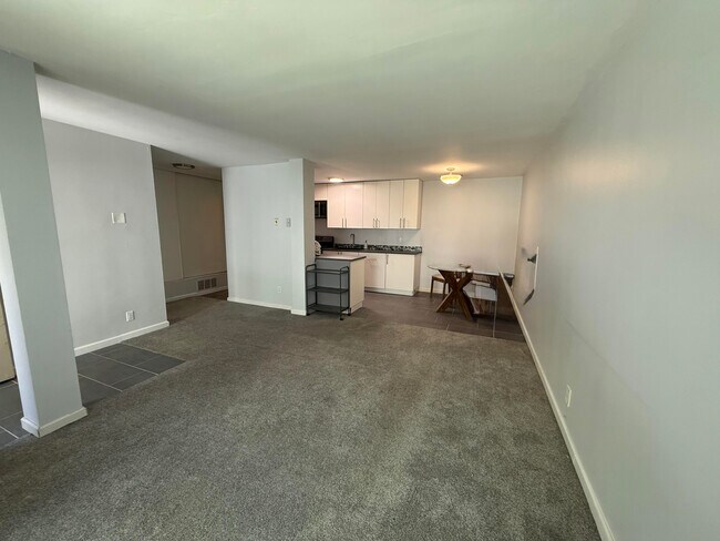 Building Photo - 13754 Mango Dr