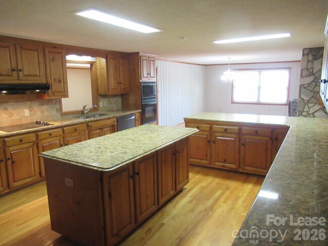 Building Photo - 7800 Cherry Point Dr