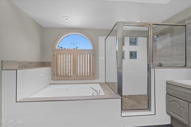 Building Photo - 1048 Mountain Oak Pl