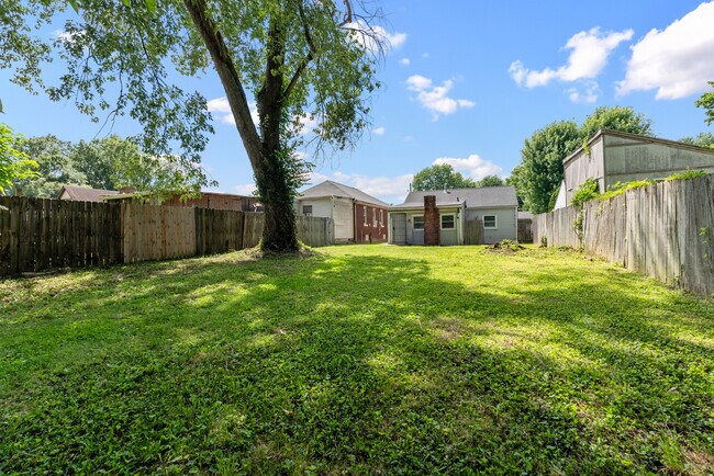 Building Photo - 313 N 42nd St