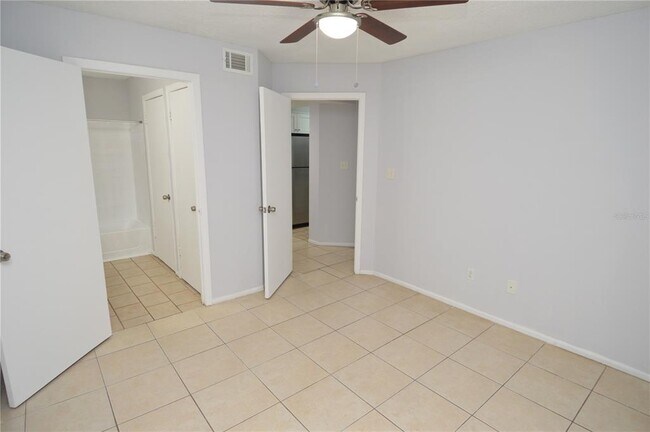 Building Photo - 8702 Mallard Reserve Dr