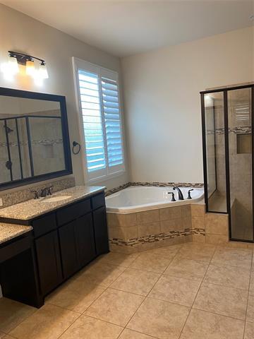 Building Photo - 2540 Las Palmas Ln