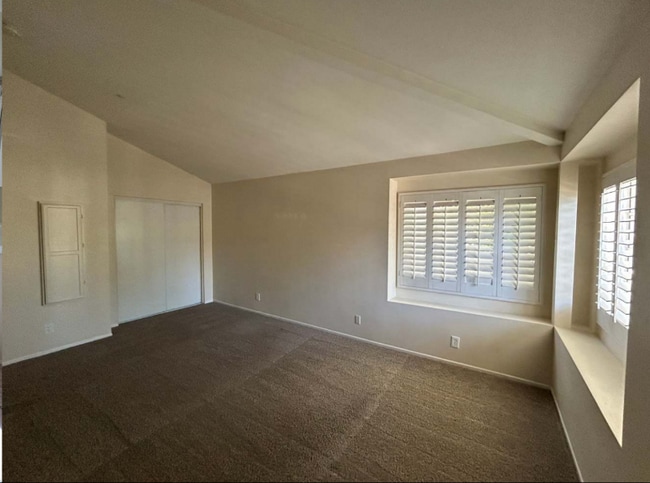 Building Photo - 9324 Burnet Ave