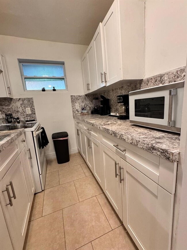 Building Photo - 20600 SW 118th Pl