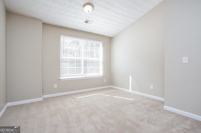 Building Photo - 7076 Shenandoah Trail