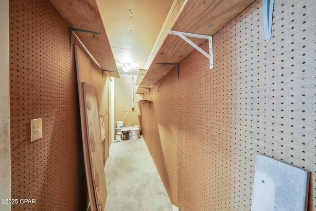 Building Photo - 205 Sunset Ln