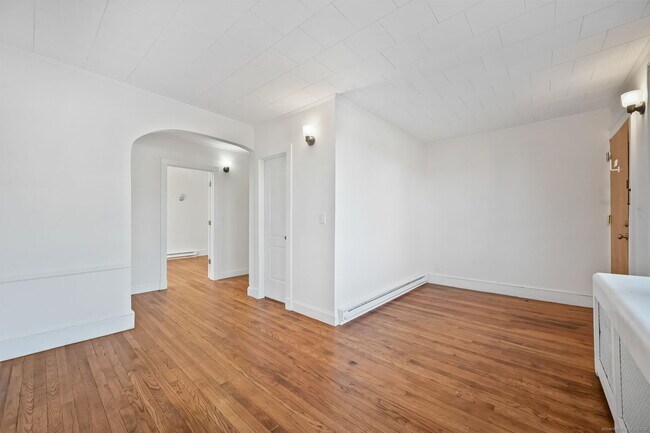 Building Photo - 8 Smith St