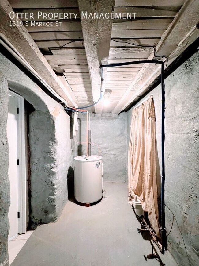 Building Photo - 1319 S Markoe St