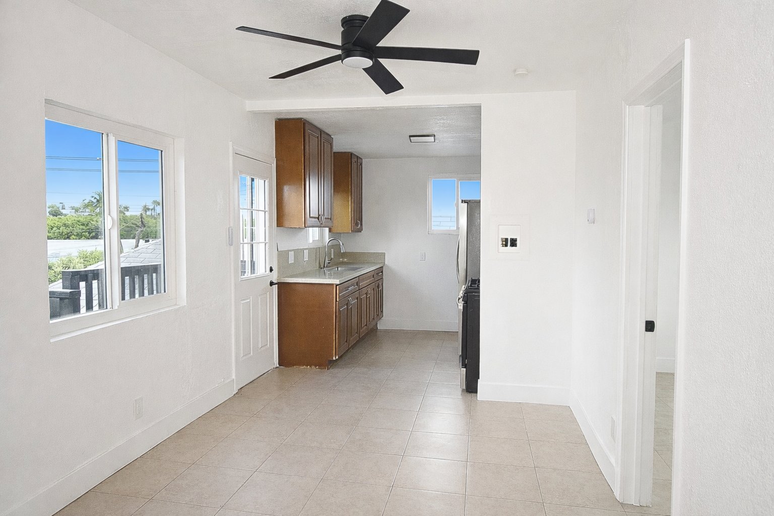 Building Photo - 2096 Franklin Ave