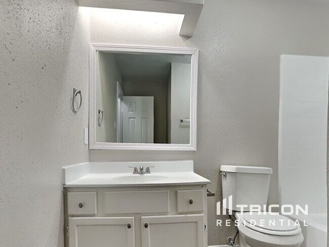 Building Photo - 7519 Lobera Dr