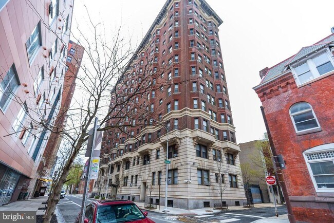 Building Photo - 250 S 13th St