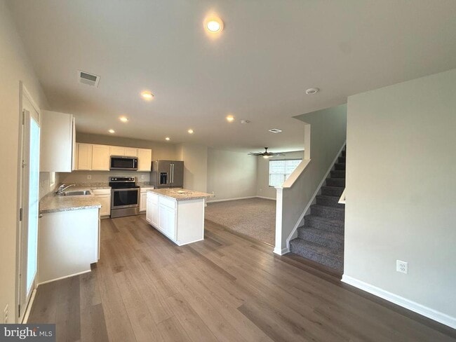 Building Photo - 242 Otero Ln