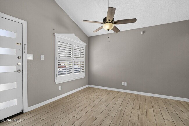 Building Photo - 9128 Bur Oak Cir