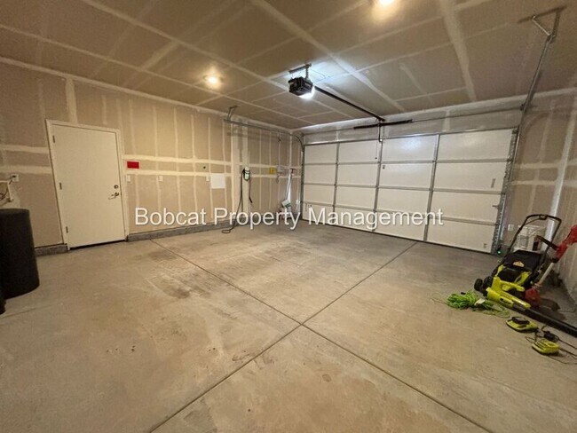 Building Photo - 1120 Dapple Dr