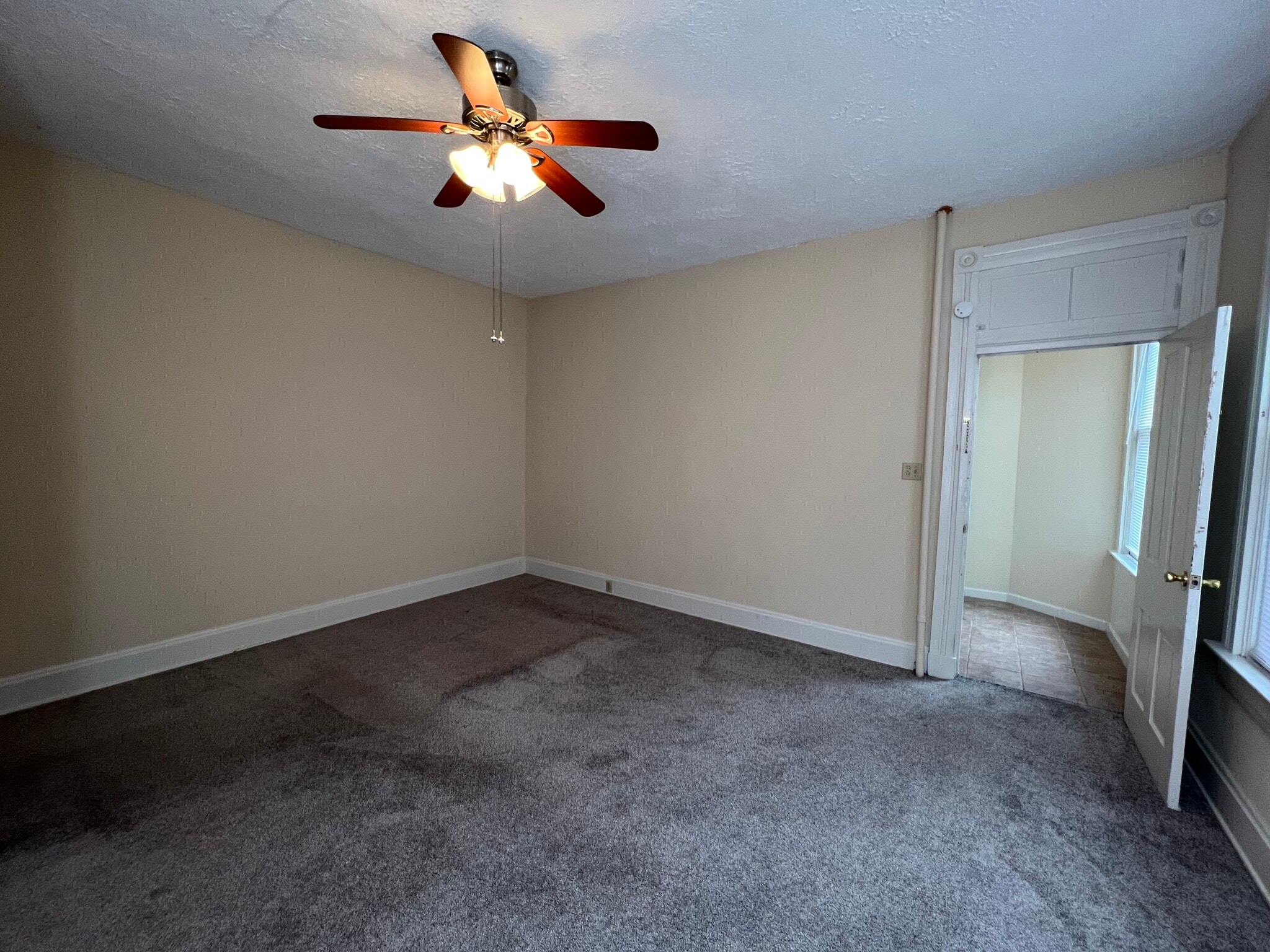 Building Photo - 2210 Victor St