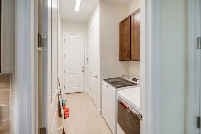 Building Photo - 7204 Cayo Coco Ln