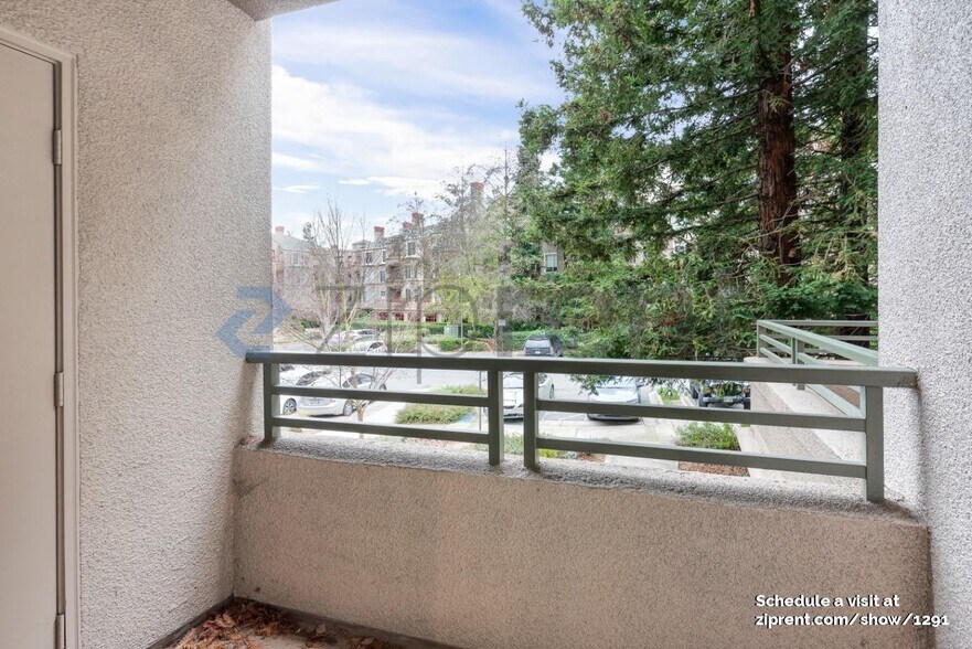 Building Photo - 180 Caldecott Ln